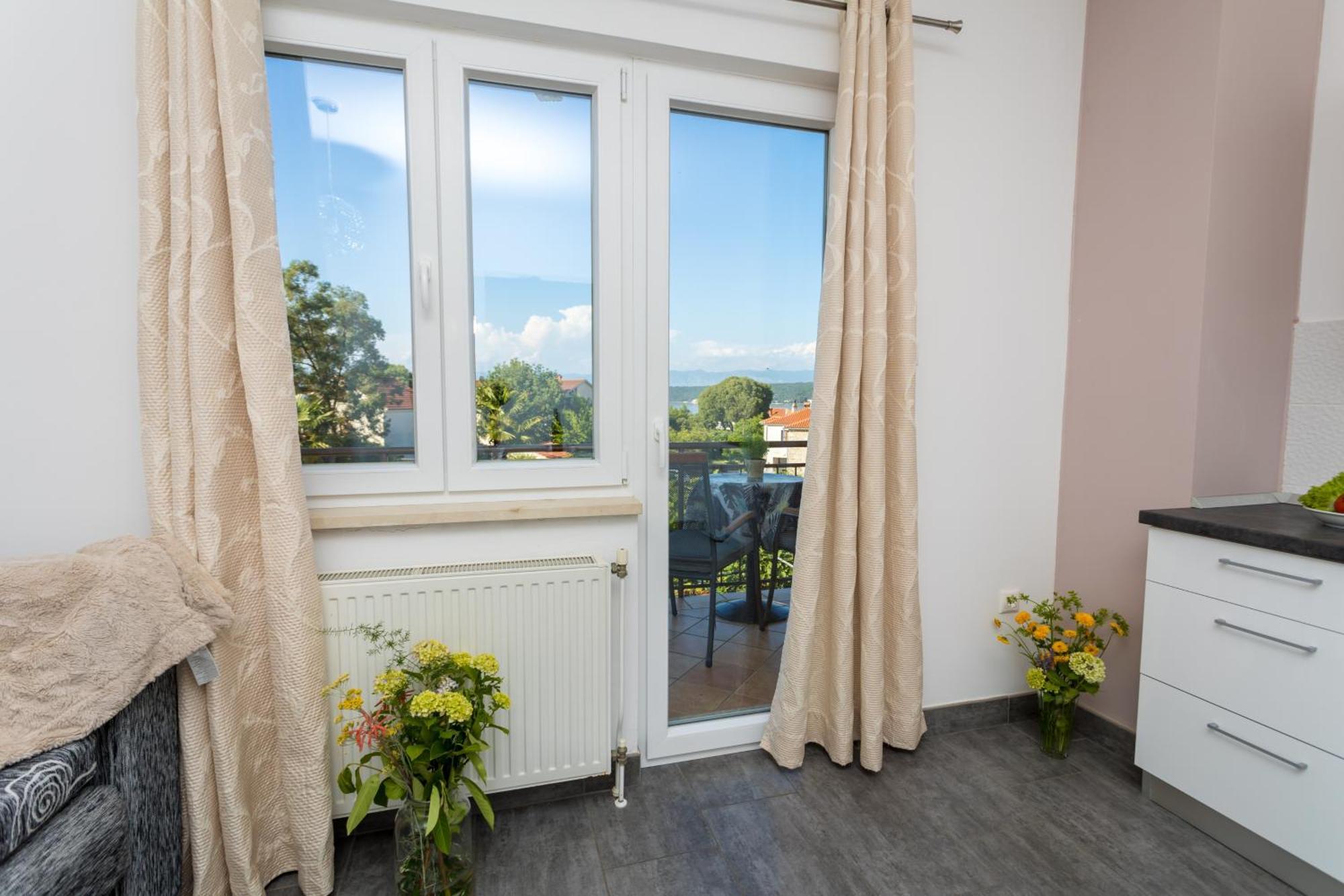 Apartments And Rooms Kod Keti Malinska Bagian luar foto