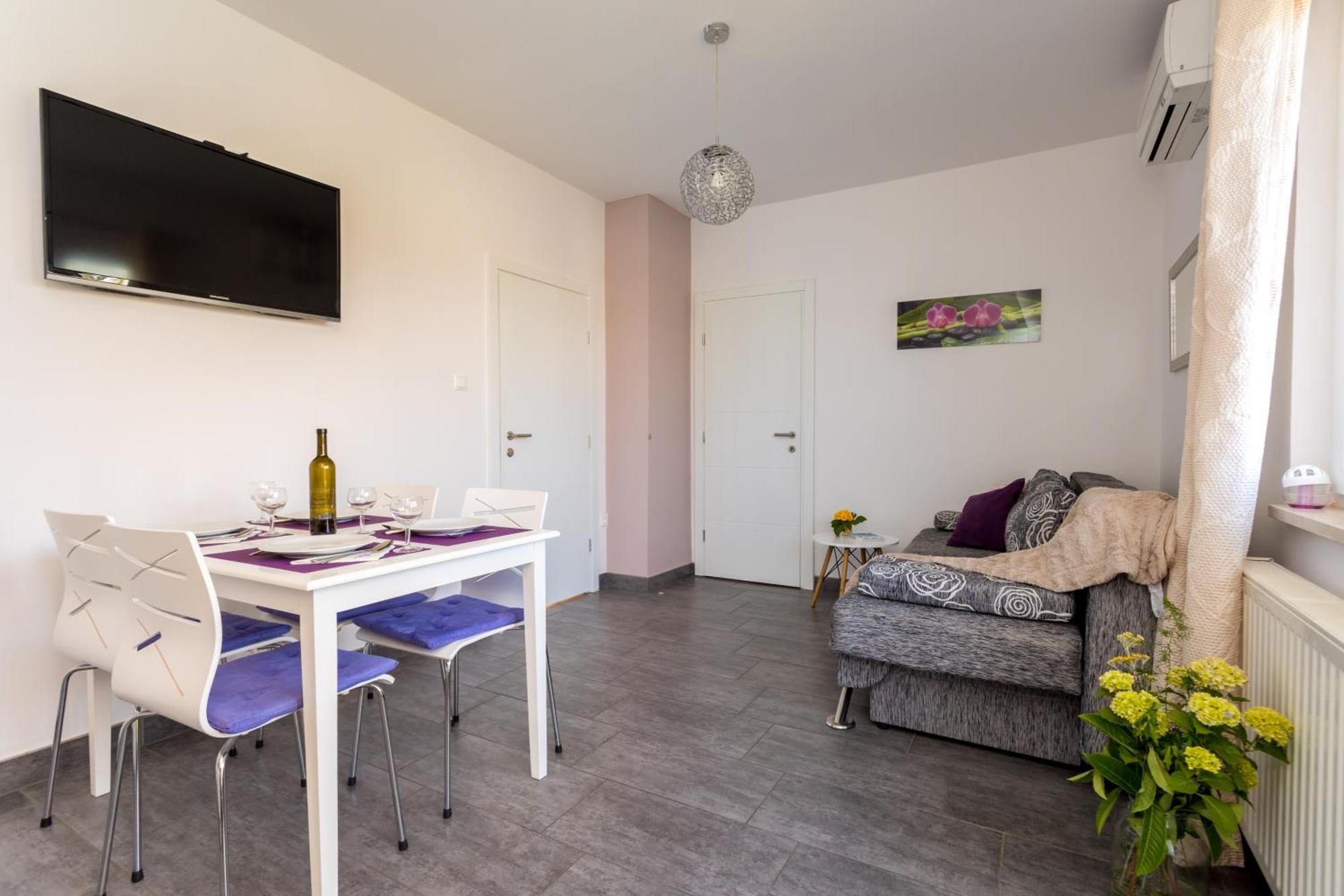 Apartments And Rooms Kod Keti Malinska Bagian luar foto