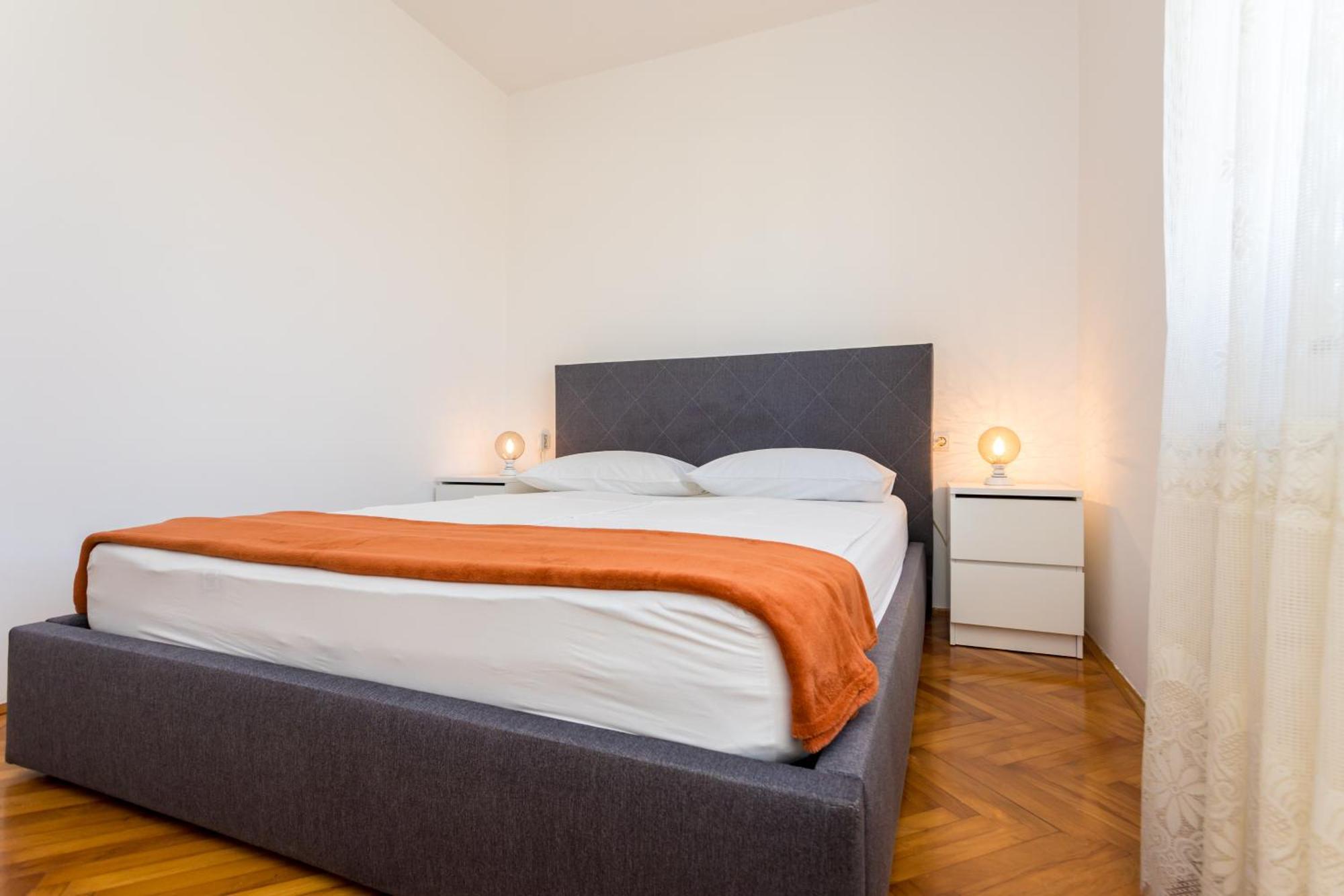 Apartments And Rooms Kod Keti Malinska Bagian luar foto
