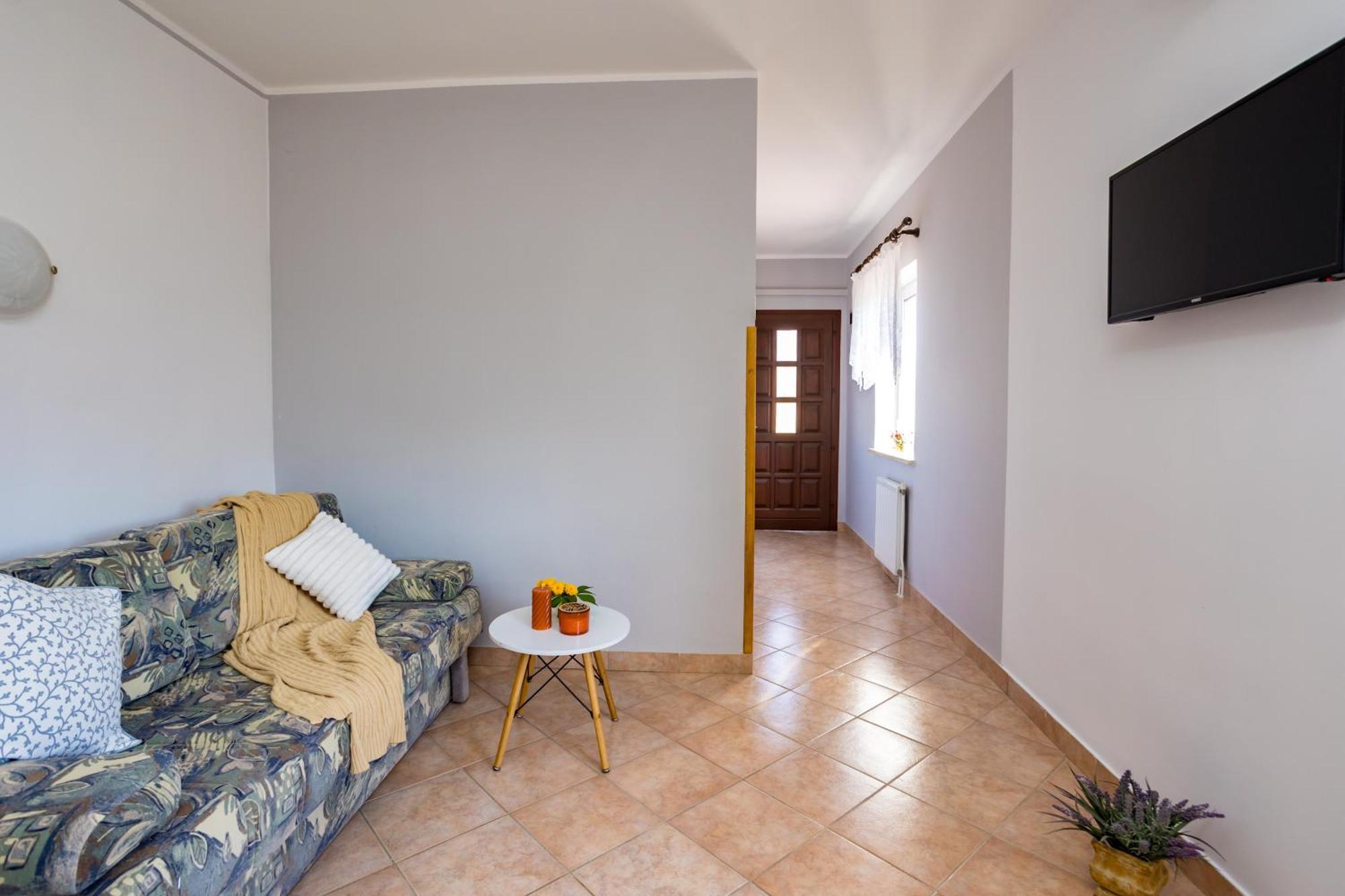 Apartments And Rooms Kod Keti Malinska Bagian luar foto