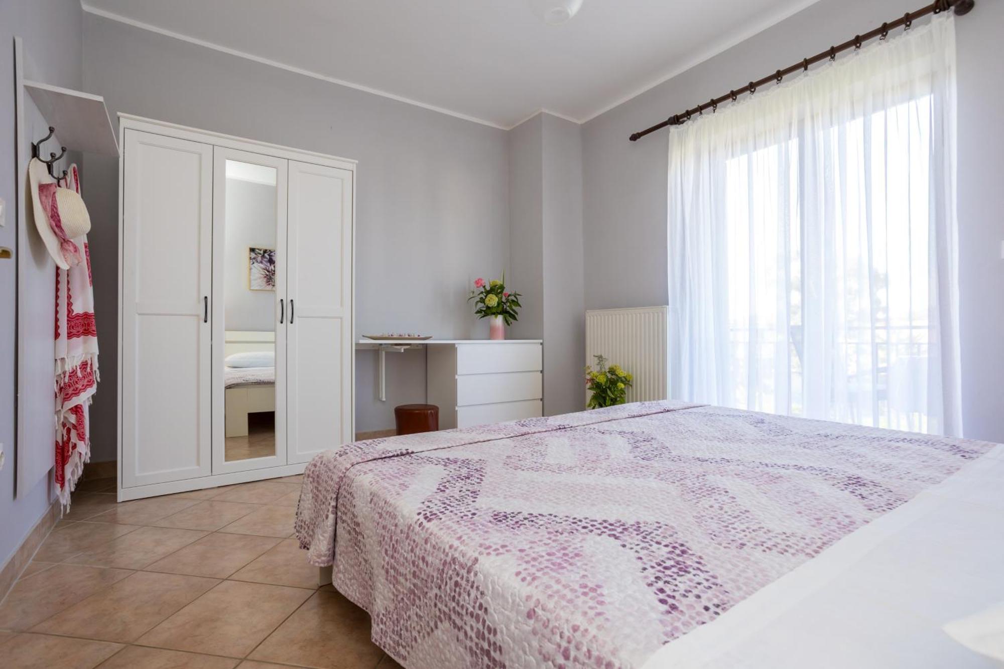 Apartments And Rooms Kod Keti Malinska Bagian luar foto